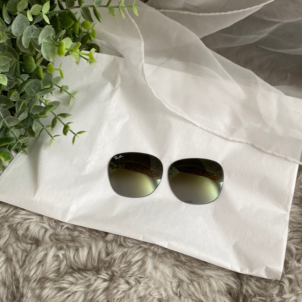 💯 Authentic - Ray-Ban Sunglass Green Filter Lenses